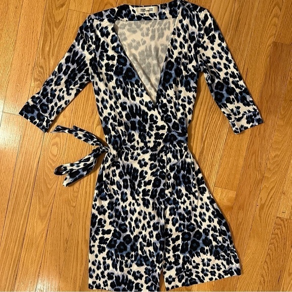 Diane Von Furstenberg DVF Wrap Dress Julian Silk Heritage Snow Cheetah Blue 2 - Picture 3 of 6